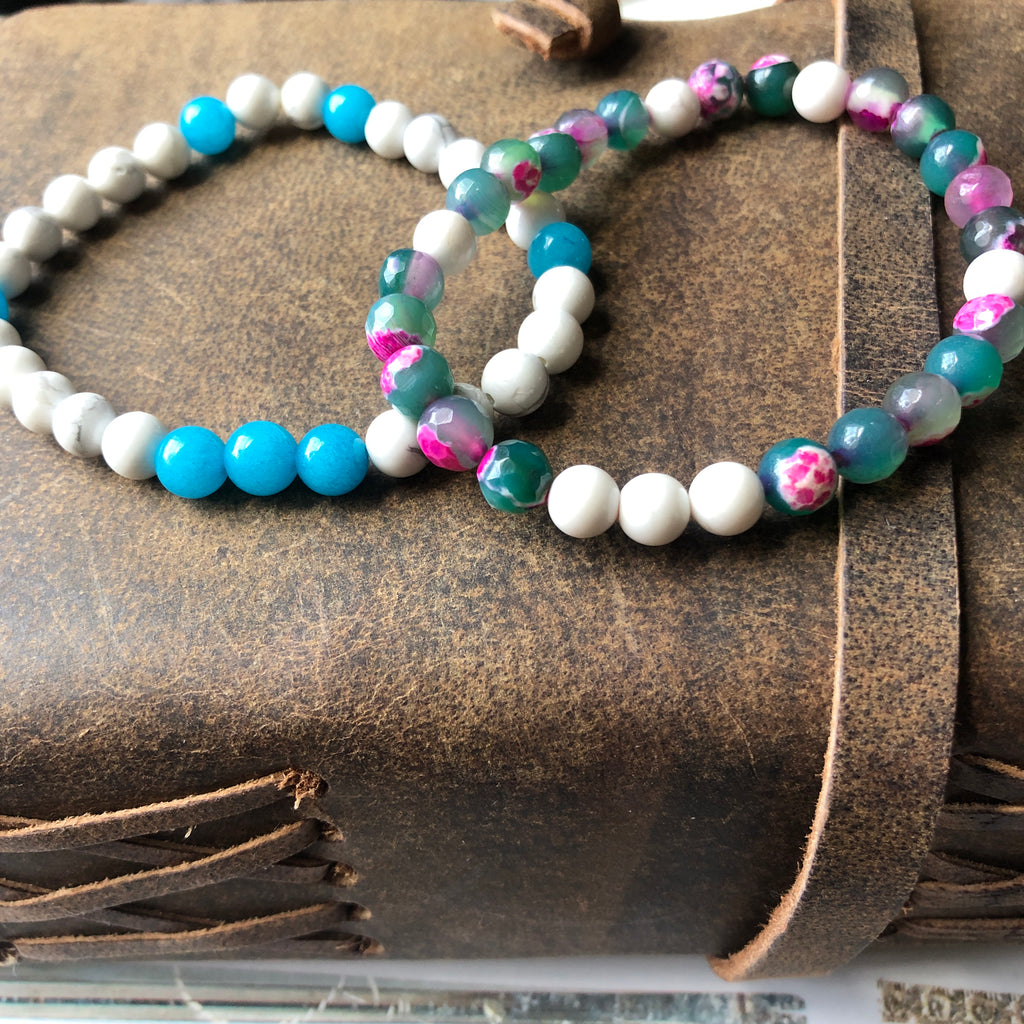 Faceted Green & Pink Agate and Howlite Beaded Bracelet