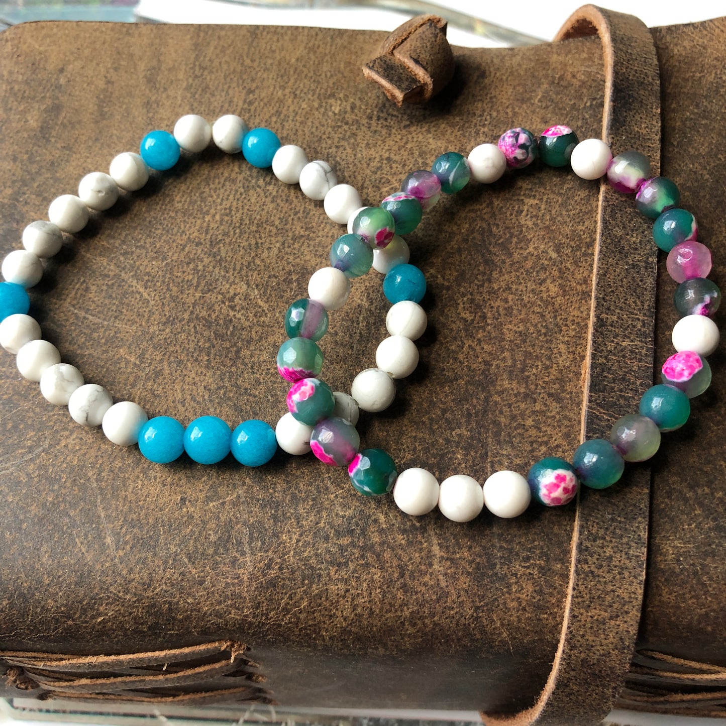 Faceted Green & Pink Agate and Howlite Beaded Bracelet