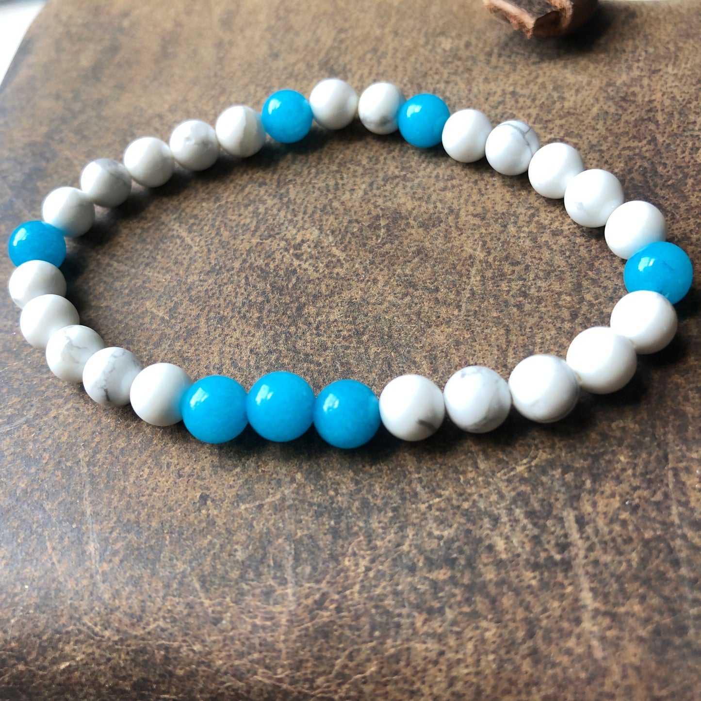 Blue Quartz and Howlite Beaded Bracelet