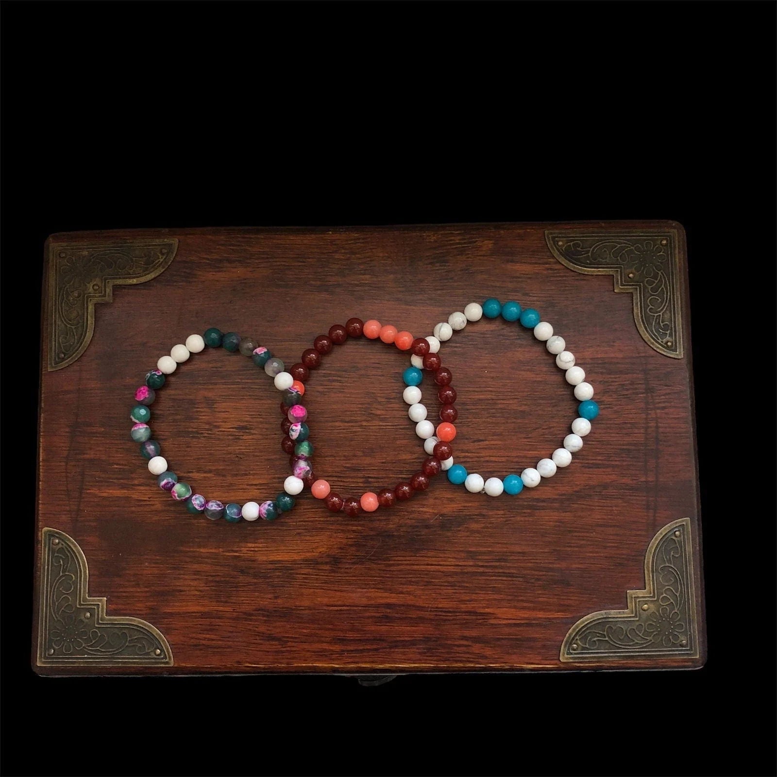 Blue Quartz and Howlite Beaded Bracelet