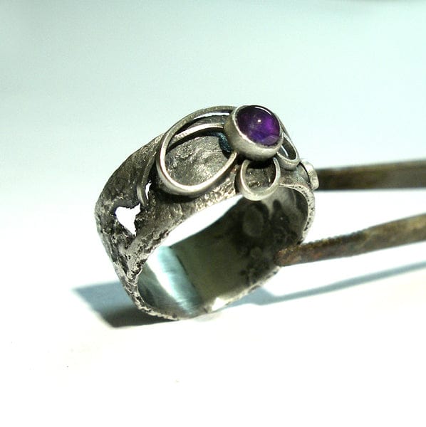 Ivy Silver And Amethyst Band Ring BLITZ